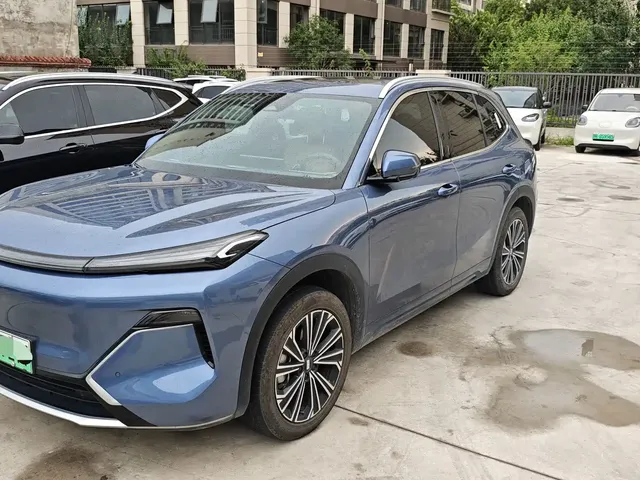 Geely Galaxy Starship 7 EM-i 2025 120km Navigation Edition