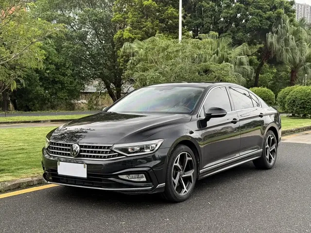 Volkswagen Magotan 2023 2 Million Units Anniversary Edition 330TSI DSG Leading Type