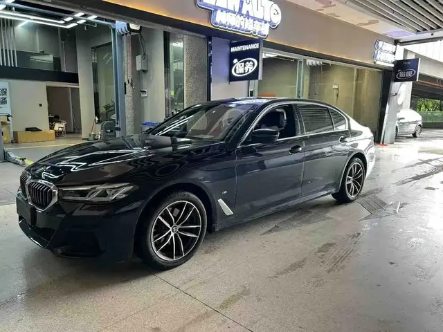 BMW 5 Series 2022 525Li M Sport Package