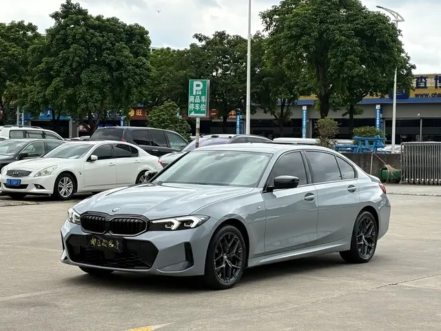 BMW 3 Series 2025 330Li M Sport Night Edition