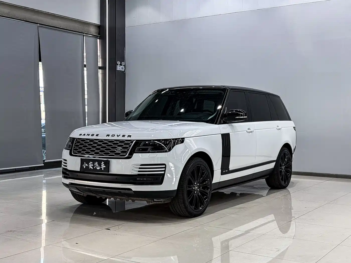Land Rover Range Rover 2022 3.0 L6 400PS Heritage Extended Classic Edition