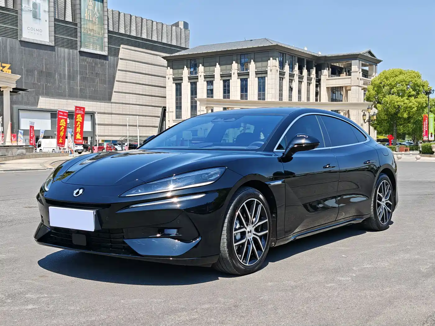 Denza Z9 2024 Model 1100km AWD Max Edition