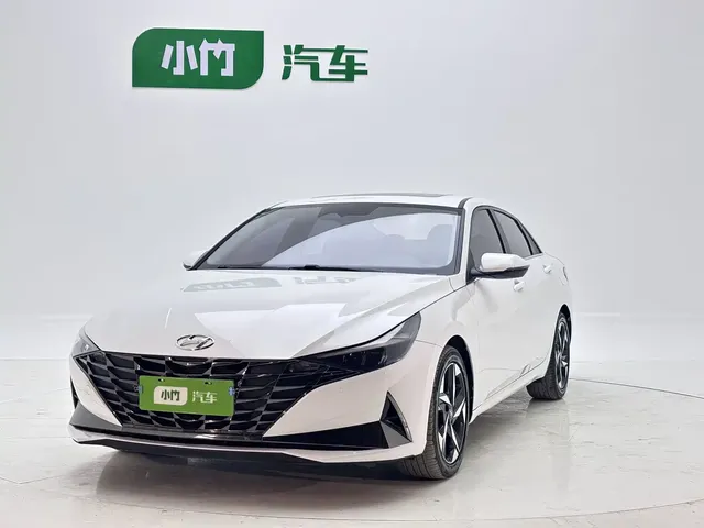 Hyundai Elantra 2022 1.5L CVT LUX Premium Edition