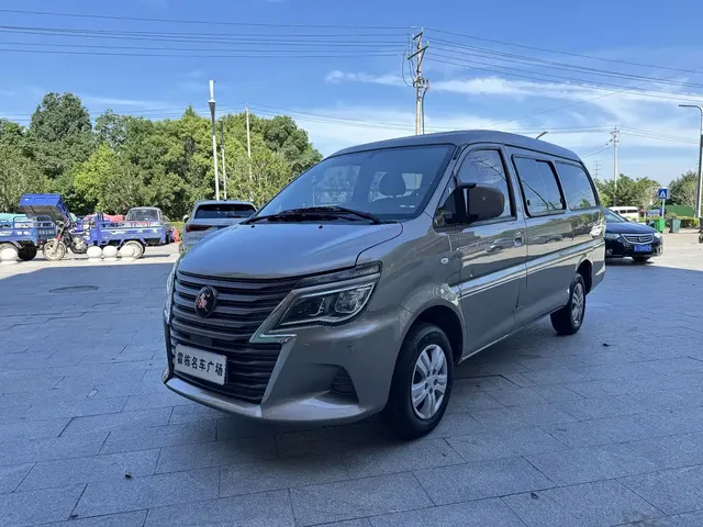 Dongfeng Fengxing Lingzhi 2024 M5 1.6L Standard 5-seater CNG