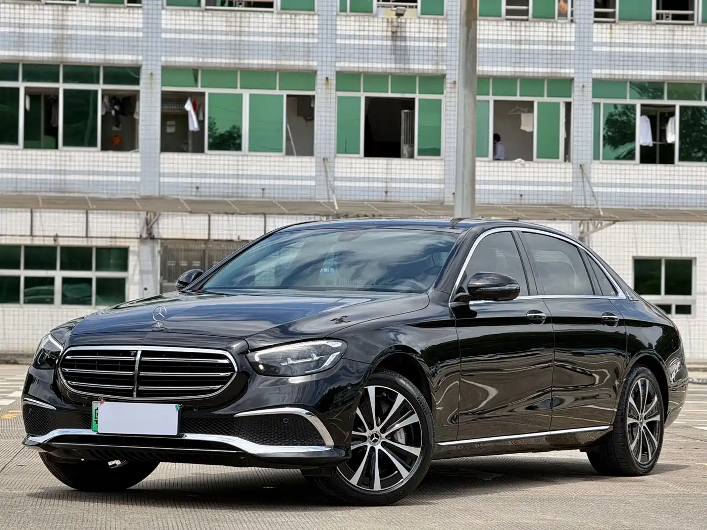 Mercedes-Benz E-Class New Energy 2022 Facelift II E 350 e L Plug-in Hybrid Sedan