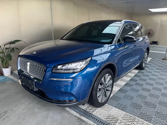 Lincoln Adventurer 2022 2.0T 2WD Alaska Glacier Limited Edition