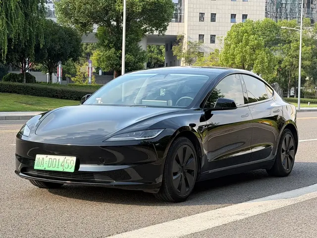 Tesla Model 3 2023 Rear-Wheel Drive