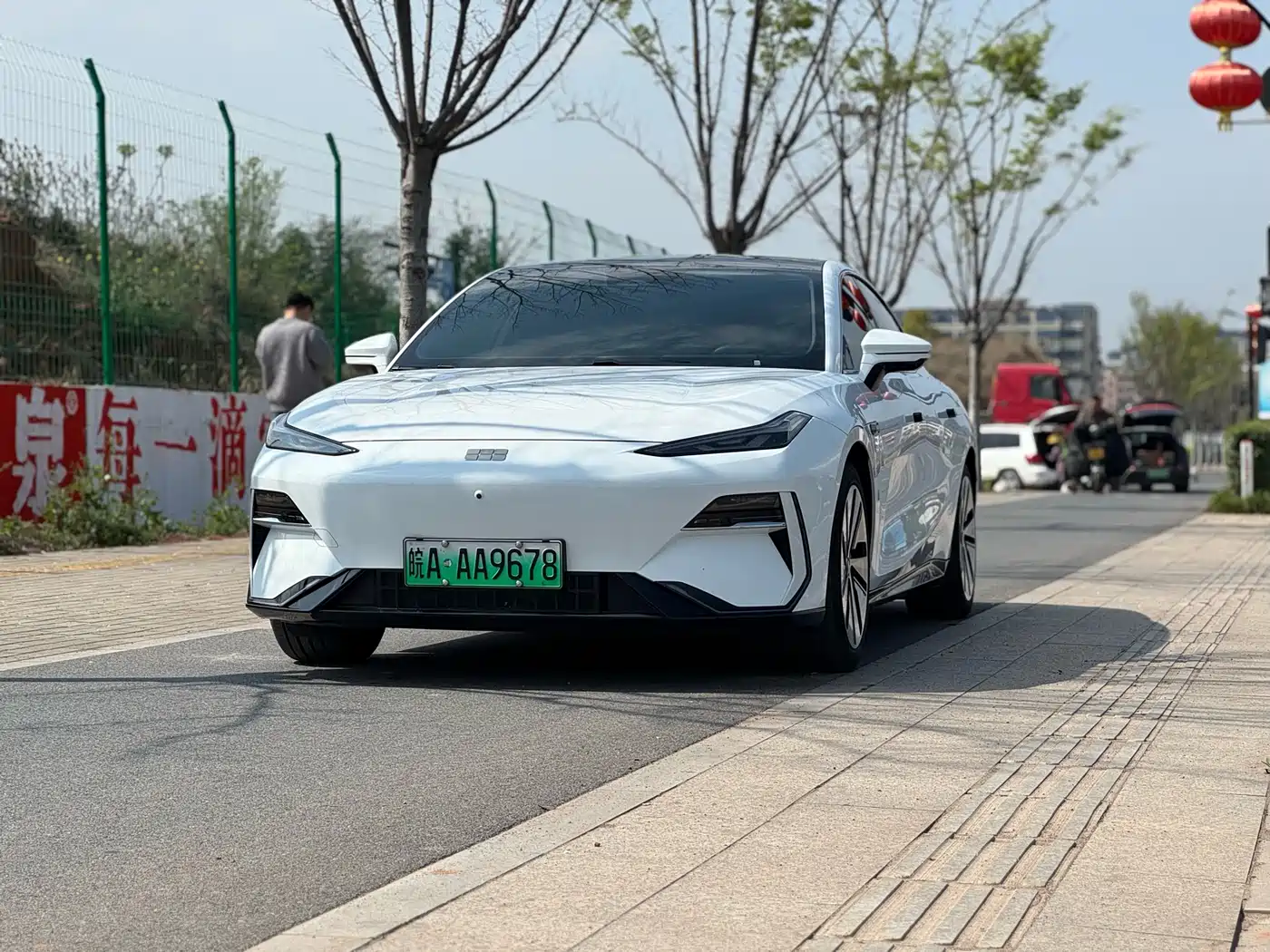 Geely Galaxy E8 2024 665km RWD Starship Voyager Edition