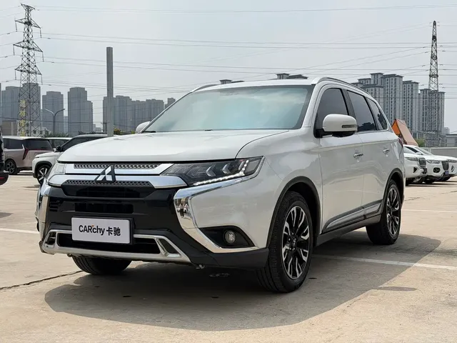 Mitsubishi Outlander 2019 2.4L 4WD Deluxe Edition 7-Seater China VI