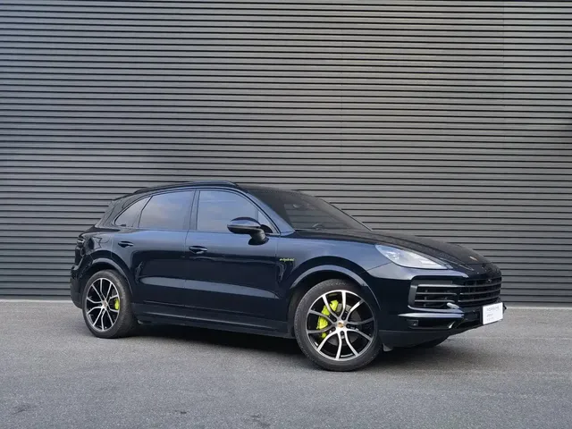 Porsche Cayenne New Energy 2023 Cayenne E-Hybrid 2.0T Platinum Edition
