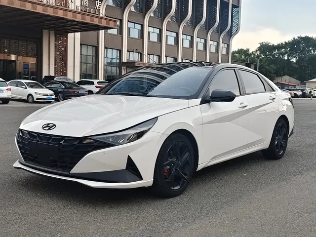 Hyundai Elantra 2022 1.5L CVT 20th Anniversary Edition