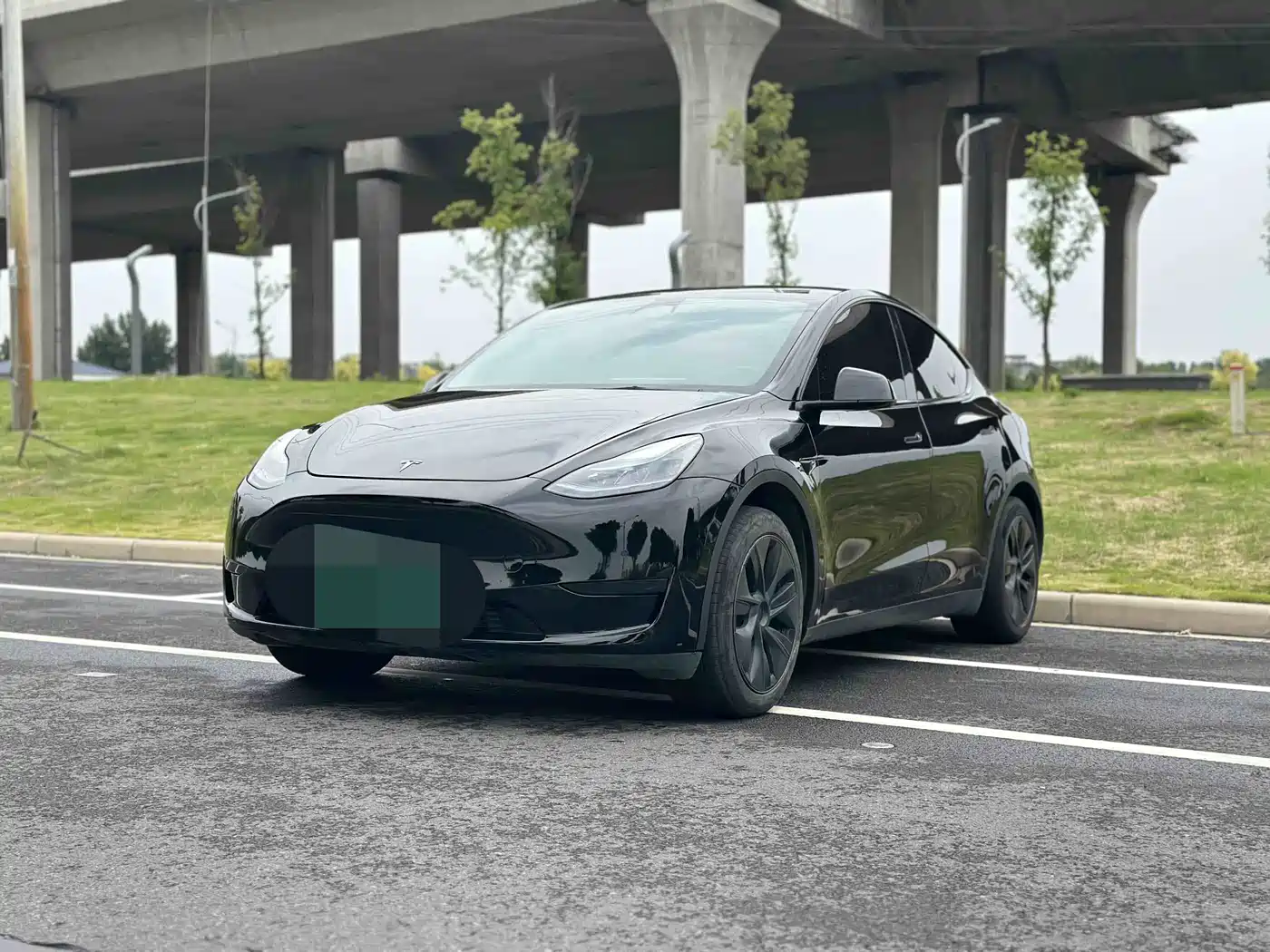 Tesla Model Y 2024 Rear-Wheel Drive Version