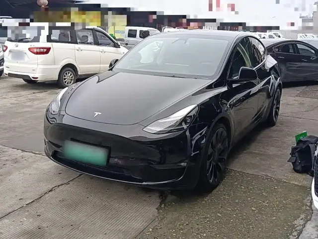 Tesla Model Y 2023 High Performance All-Wheel Drive Edition