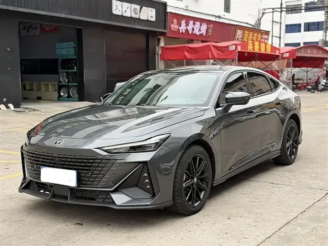 Changan UNI-V 2023 1.5T Luxury Edition
