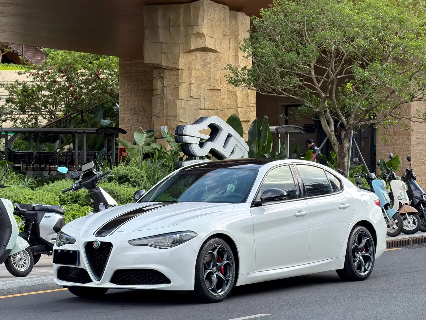 Alfa Romeo Giulia 2019 2.0T 280HP Black Package Limited Edition