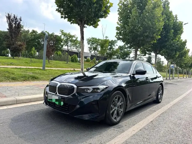 BMW i3 2025 eDrive 35 L