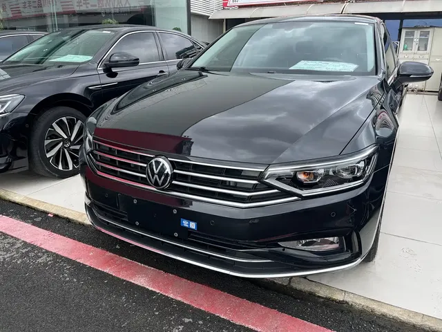Volkswagen Magotan 2023 2 Million Units Anniversary Edition 330TSI DSG Leading Type