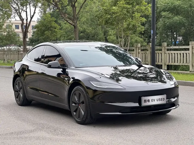 Tesla Model 3 2025 Model Year Facelift Long Range Rear-Wheel Drive