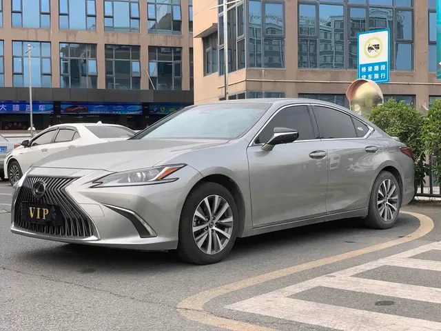 Lexus ES 2020 200 Excellence