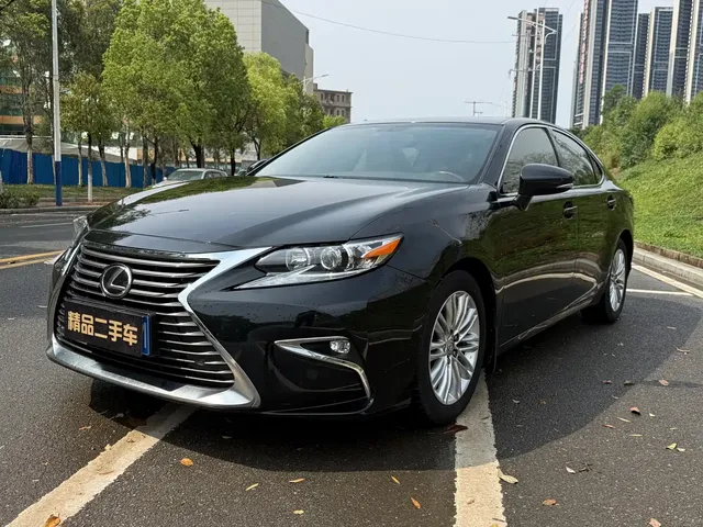 Lexus ES 2017 200 30th Anniversary Edition