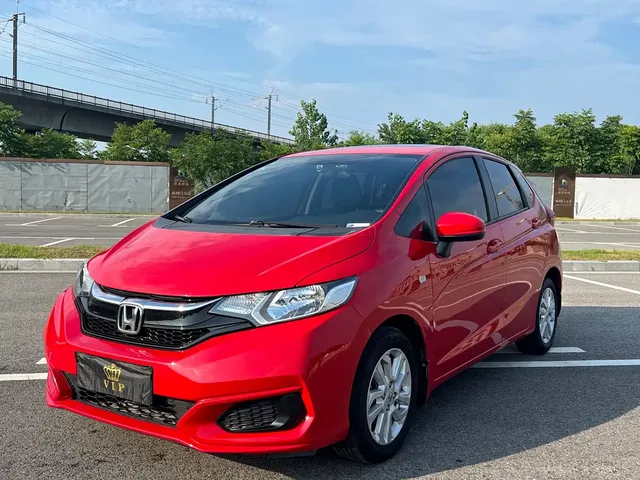 Honda Fit 2018 1.5L CVT Comfort Sunroof Edition