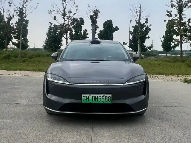 Zhijie Luxeed R7 2024 Pure Electric 667km Max