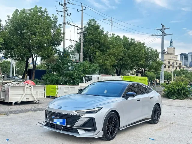 Changan UNI-V 2022 1.5T Sport Edition
