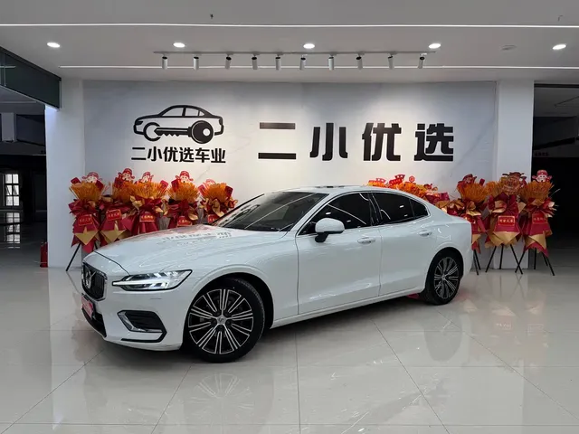 Volvo S60 2022 B4 Smart Comfort Luxury Edition