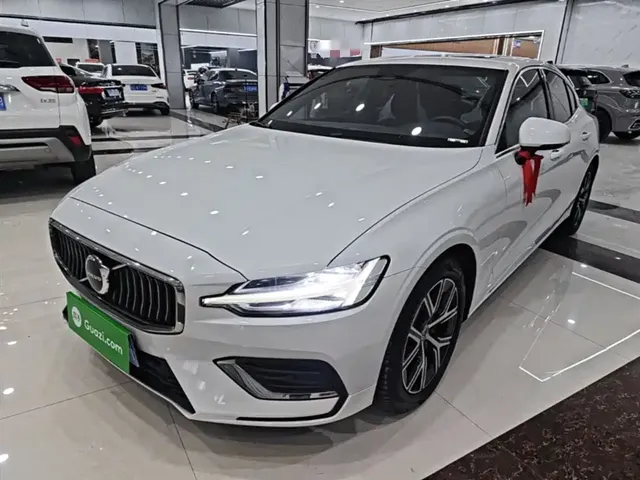Volvo S60 2023 B4 Smart Comfort Luxury Edition