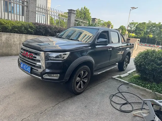 JAC Motors JAC T8 2018 Model 2.0T Diesel 2WD Luxury Large Double HFC4DB2-1D1