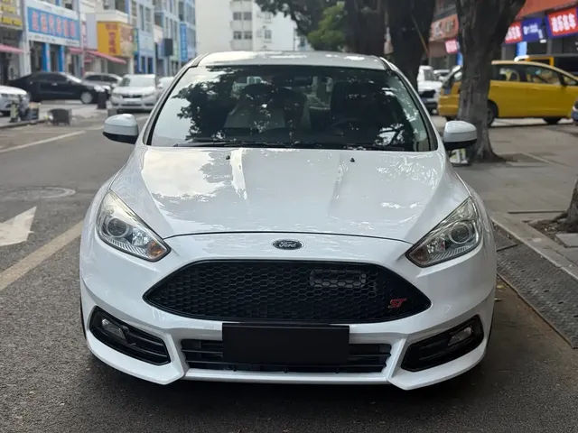 Ford Focus 2018 Hatchback Classic 1.6L Automatic Comfort Smart Edition