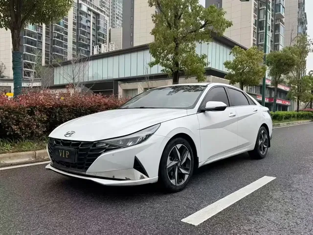 Hyundai Elantra 2021 1.5L CVT GLS Leading Edition