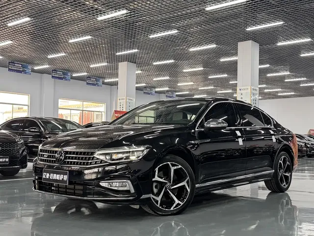 Volkswagen Magotan 2023 Model 2 Million Commemorative Edition 330TSI DSG Luxury