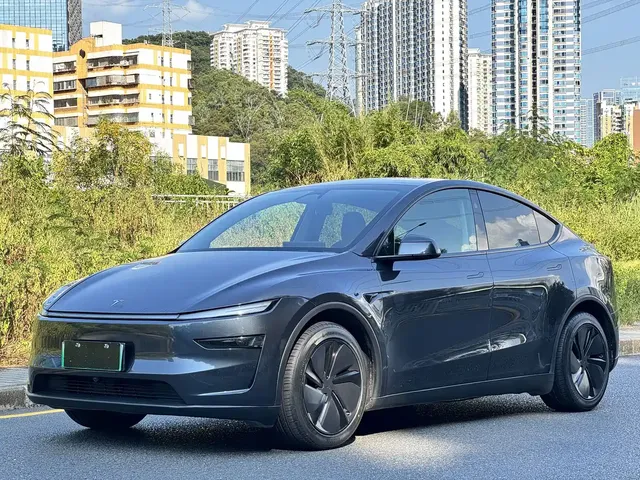 Tesla Model Y 2025 Rear-Wheel Drive