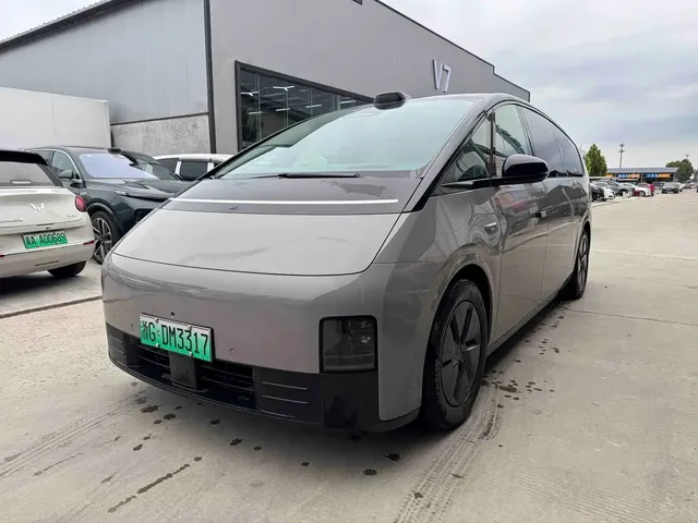 Li Auto MEGA 2024 Ultra