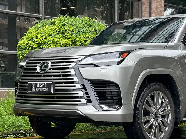 Lexus LX 2025 700h VIP World Edition