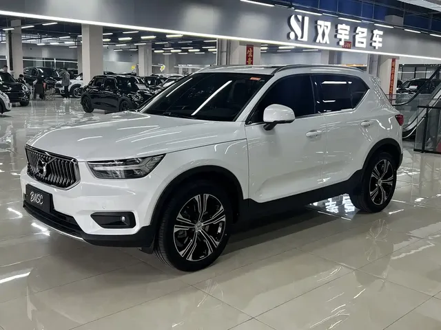 Volvo XC40 2021 T4 AWD Smart Luxury Edition