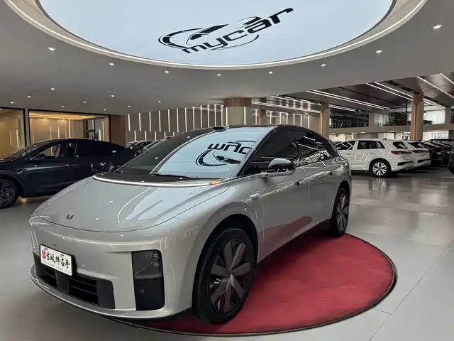 Li Auto i6 2025 4WD Base Model