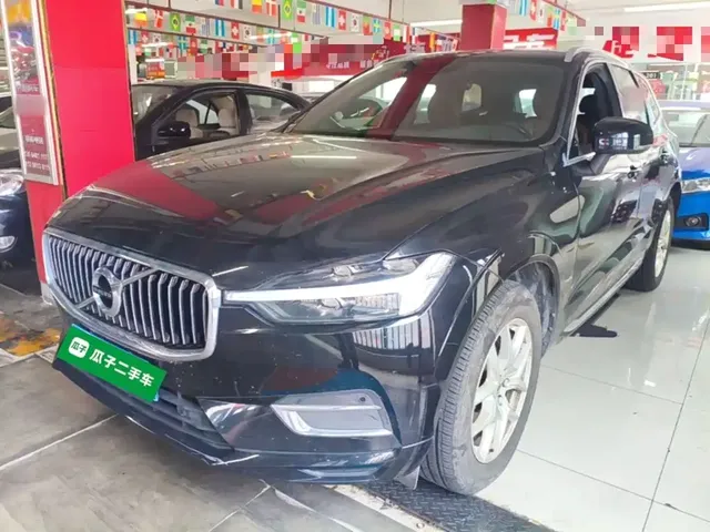 Volvo XC60 2021 T5 AWD Momentum