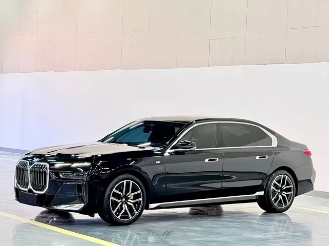 BMW 7 Series 2023 Model 735Li Luxury Package