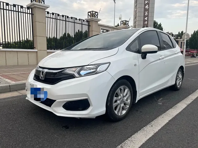 Honda Fit 2018 1.5L CVT Comfort Sunroof Edition