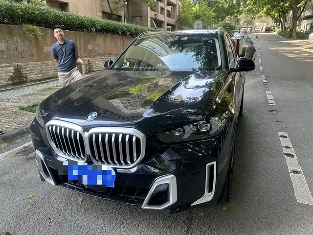 BMW X5 2023 xDrive 30Li Premium M Sport Package