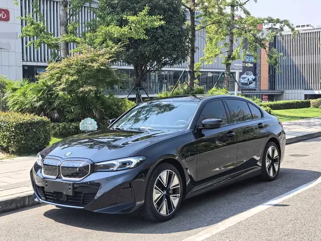 BMW i3 2024 eDrive 40 L Night Sport Package
