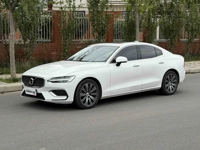 Volvo S60 2022 B4 Smart Vision Luxury Edition