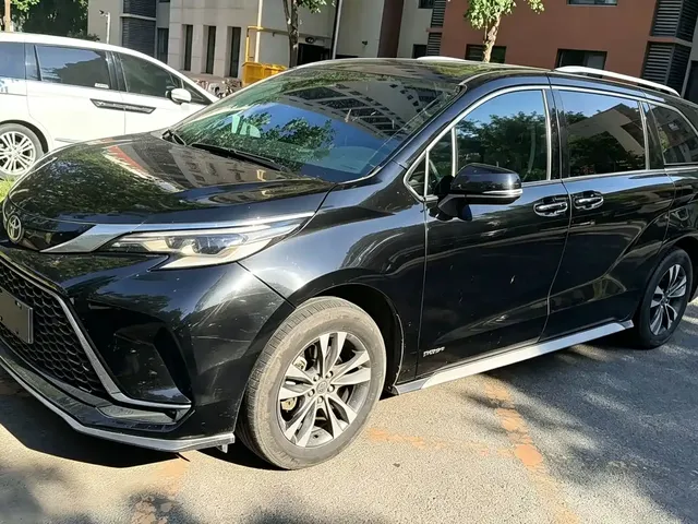 Toyota Granvia 2024 2.5L Hybrid Premium PLUS 4WD Edition