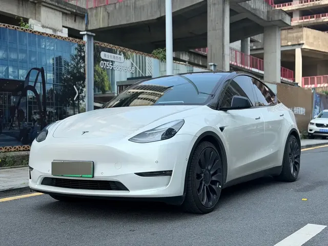 Tesla Model Y 2023 High Performance All-Wheel Drive Edition