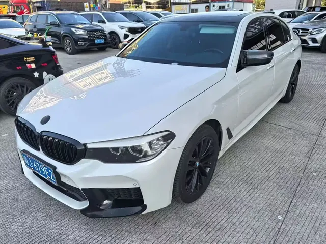 BMW 5 Series 2018 525Li Luxury Package