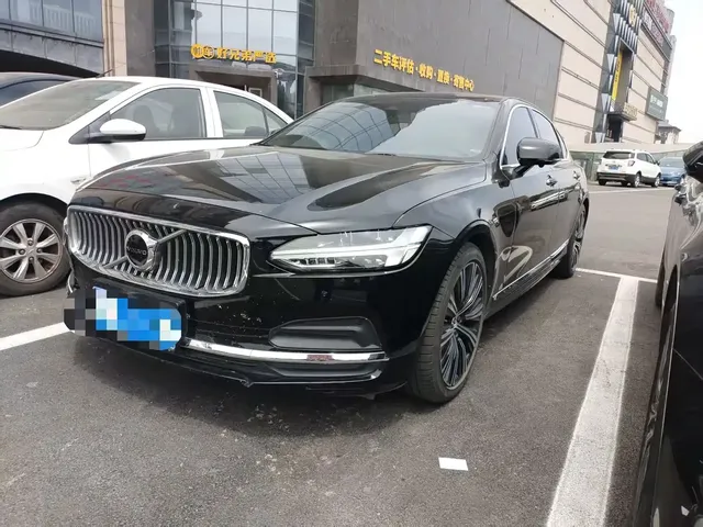 Volvo S90 2023 B5 Intelligent Vision Luxury Edition
