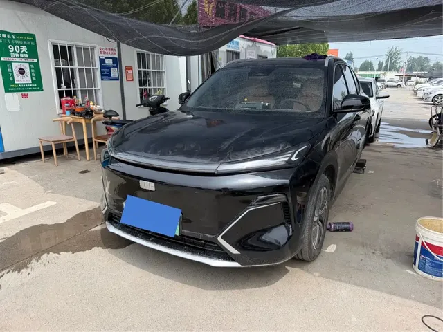 Geely Galaxy Starship 7 EM-i 2025 Model 120km Explorer+ Edition