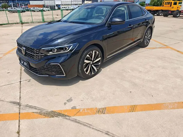 Volkswagen Passat 2022 330TSI Luxury Edition